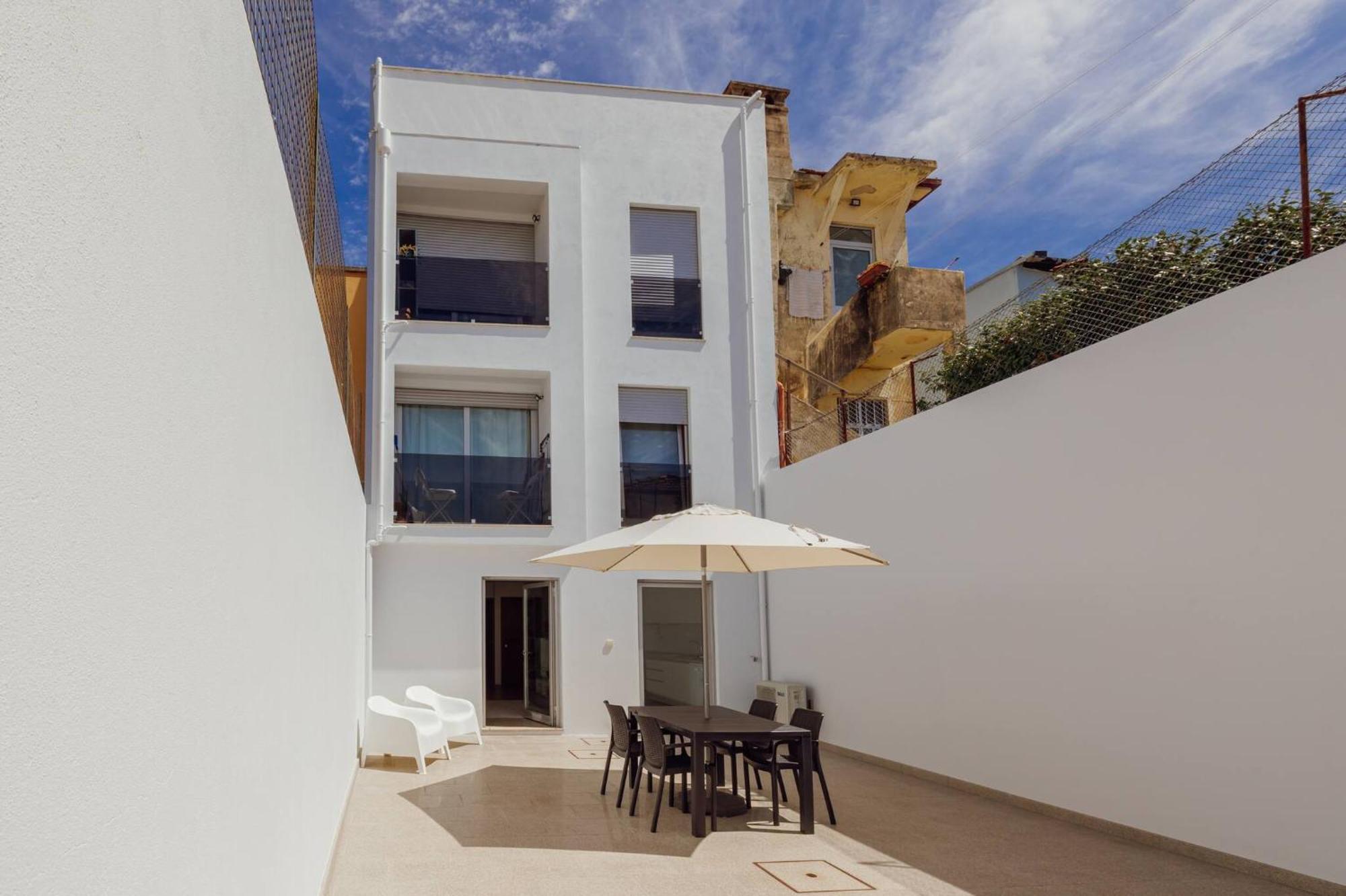 Stylish Apartment With Terrace By Hosty Porto Exterior foto