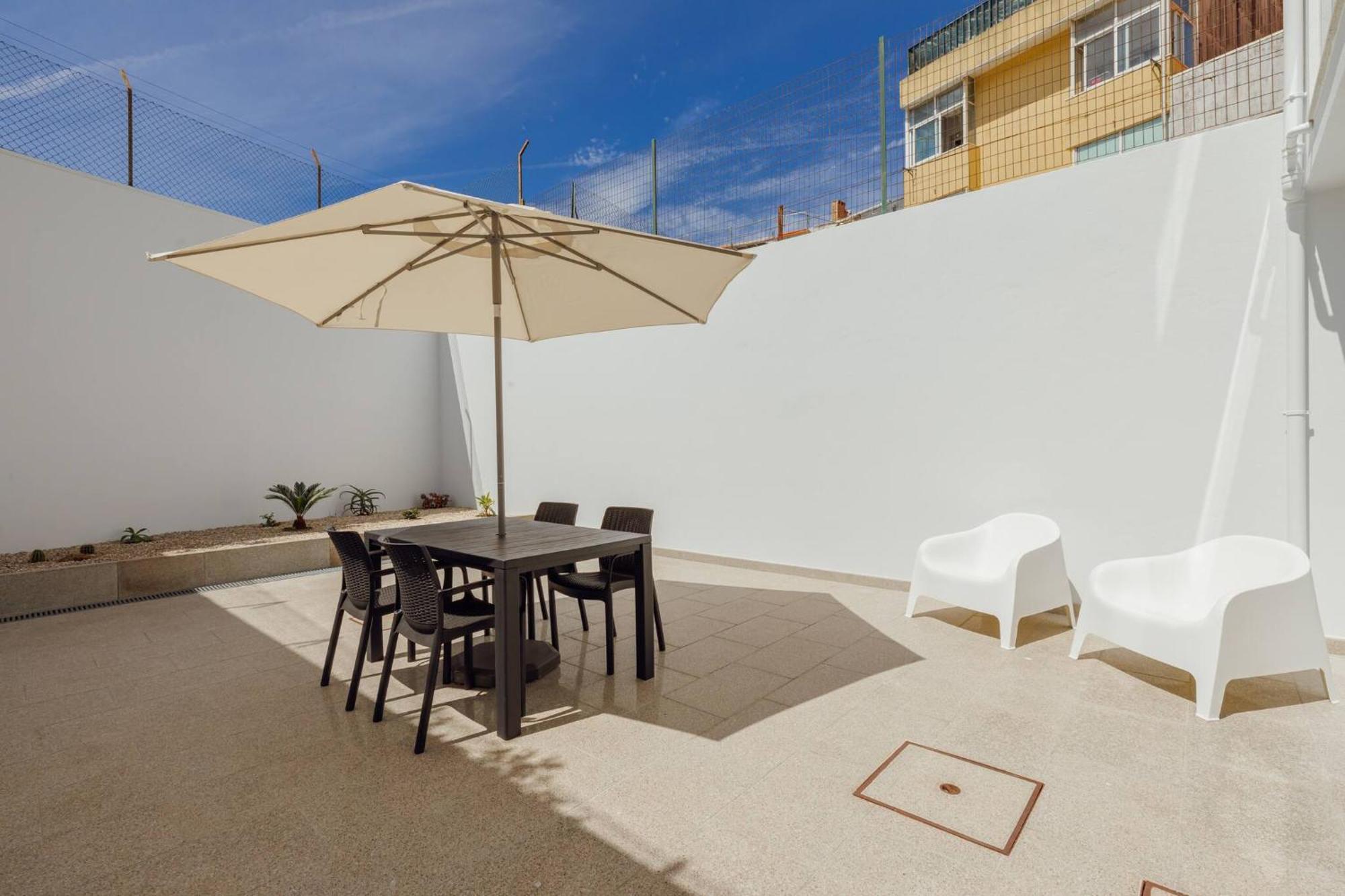 Stylish Apartment With Terrace By Hosty Porto Exterior foto